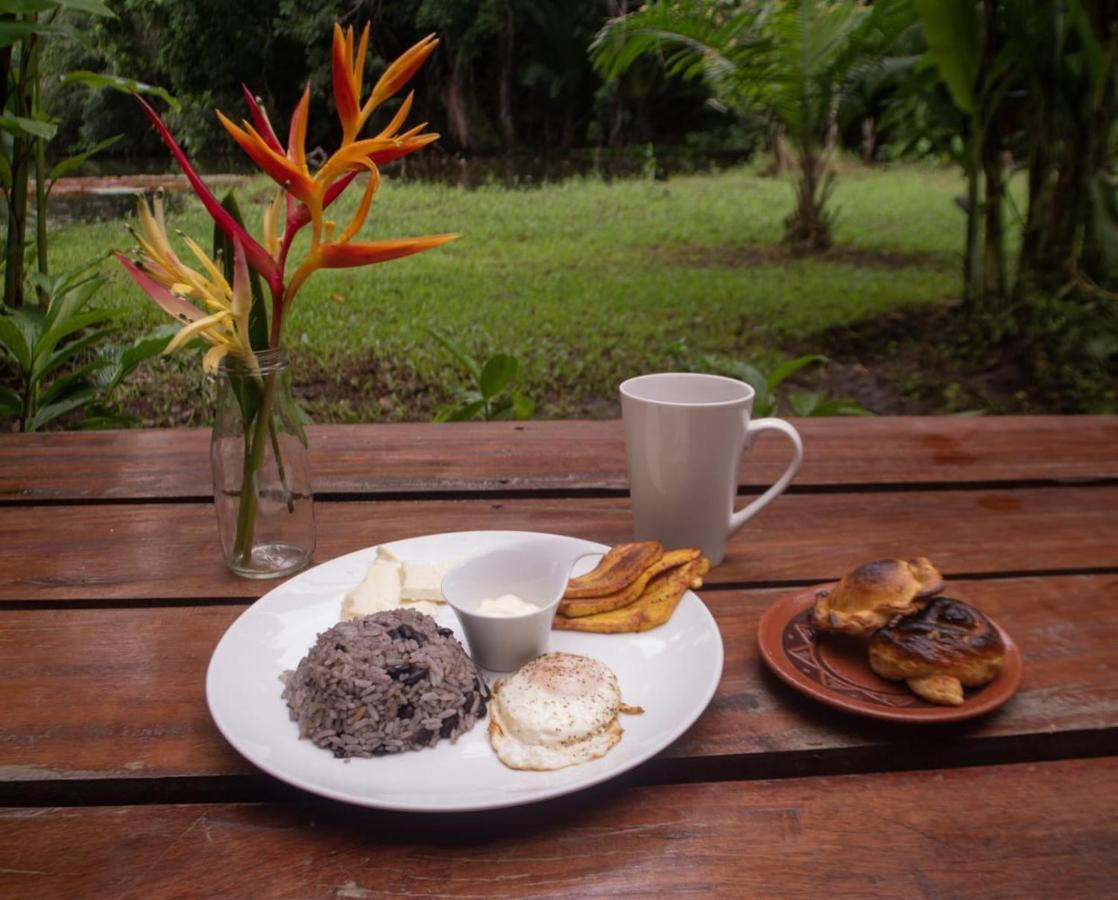 Los Chocuacos. Guácimo Esterno foto